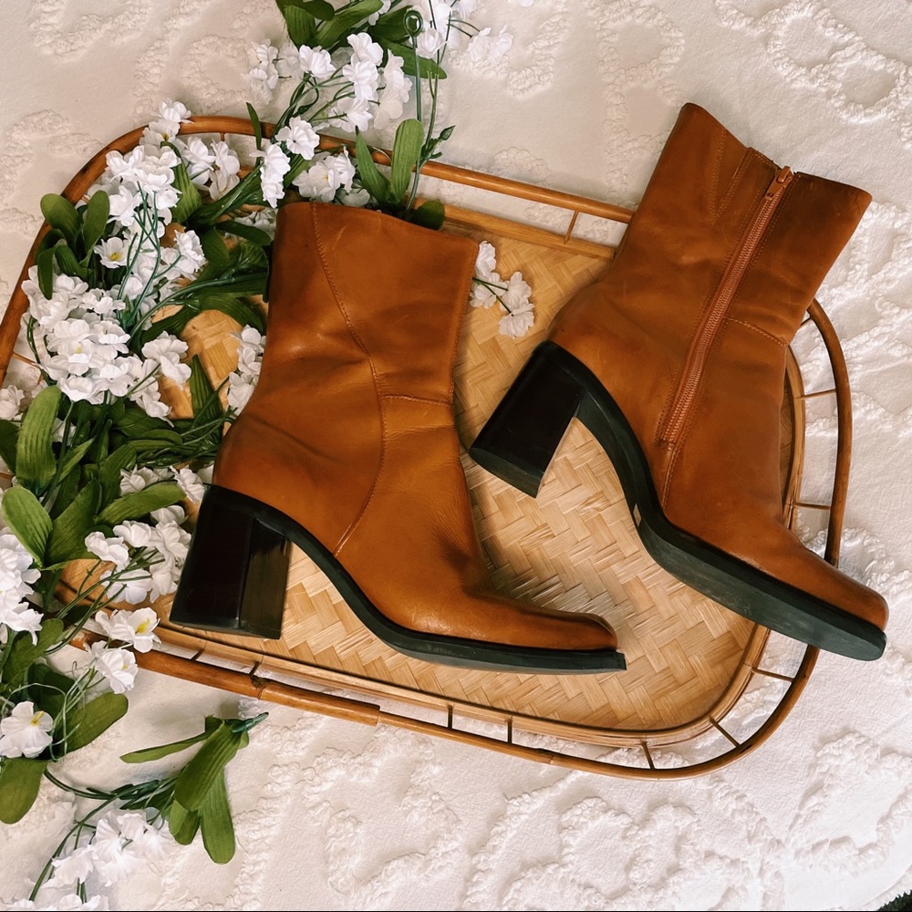 Vintage Diba USA Brown Boots sz 6.5